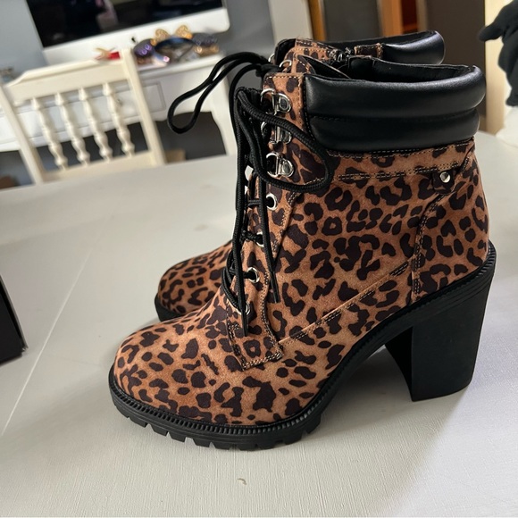 Lace Up Heeled Leopard Hiker Boots - Picture 5 of 9